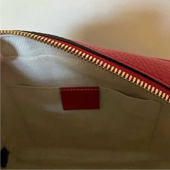 Gucci Soho Red Pebbled Leather Crossbody Bag with tassel - Picture 8 of 11
